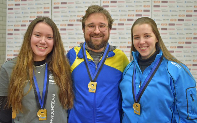 Die überlegenen Sieger in den drei Hauptkategorien Gewehr 10 m: (von links) Fiona Kitanovic (U21), Andrea Rossi (Elite Männer) und Selina Koch (Elite Frauen). Foto: wr