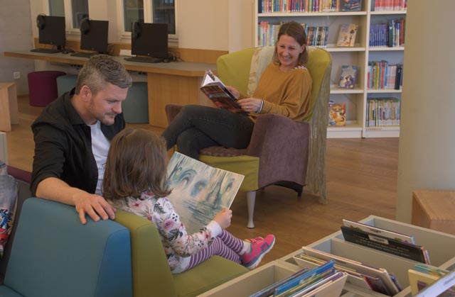 In der Bibliothek verweilen – in Rheinfelden mit «Open Library» ab sofort auch ausserhalb der bedienten Öffnungszeiten möglich. Foto: zVg