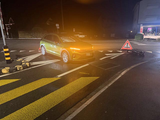 In Würenlos kam es zur Kollision zwischen einem Auto und einem Fahrrad.