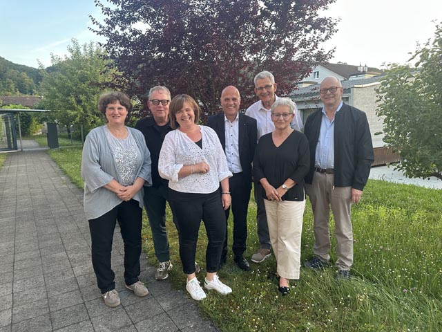 Der alte und neue Vorstand (von links): Denise Lanccia, Adrian Kohler, Yvette Dünner, Pascal Kummli, Ernst Auer, Dorli Hasler, Adrian Hüsser (Gerda Hirter hatte sich für die GV entschuldigt). Foto: Sonja Fasler