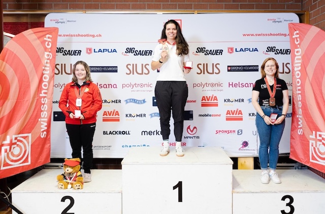 uoberst auf dem Podest: Weiterer Schweizer-Meister-Titel für die Fricker Olympiasiegerin Chiara Leone. Foto: zVg