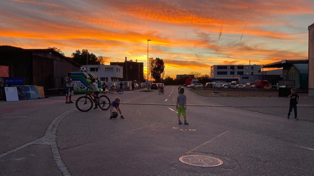 Farbenfrohes Ende vom Sisslerfeld-Tag. Foto: zVg