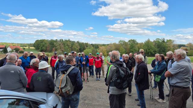 67 Turnveteranen trafen sich zur Herbstwanderung.