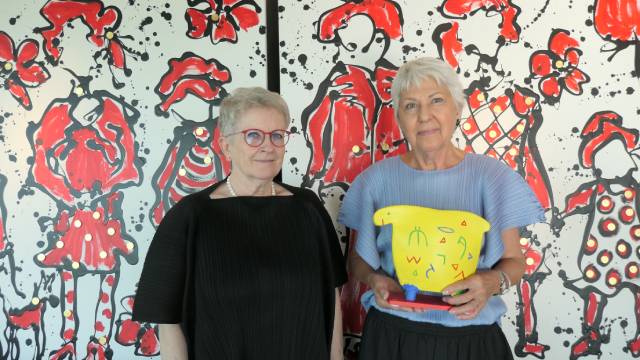 Gabriele Kulstrunk (Bilder) und Elsbeth Huggenberger (Tonobjekte)