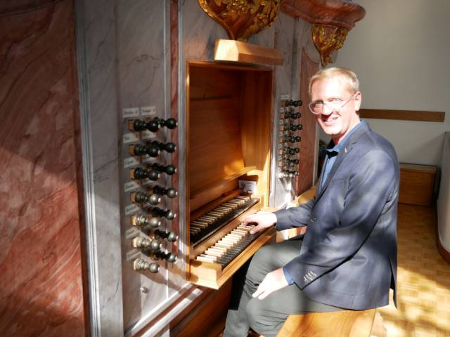 Markus Schweer an der Orgel von St. Johann, Laufenburg