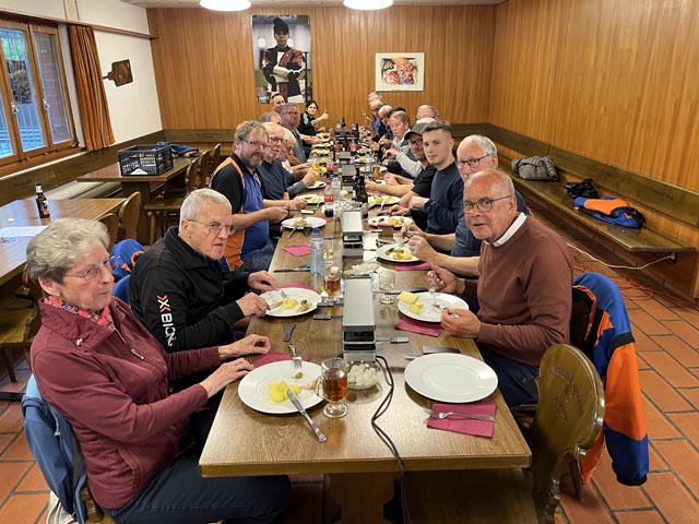 Schützen beim Raclette. Foto: zVg
